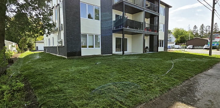 Travaux de terrassement et pose de tourbe à Trois-Rivières